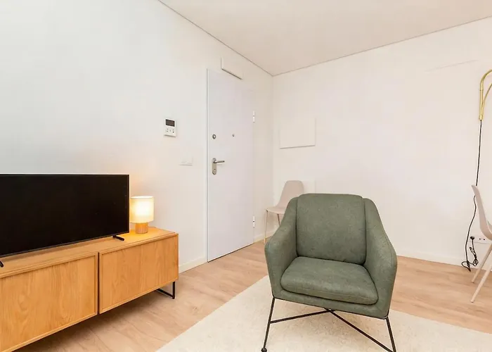 Gloria Living Ii - At Your Doorstep Apartment